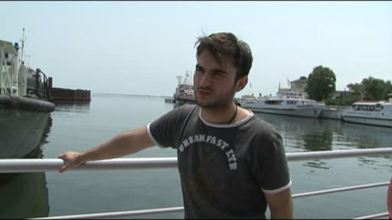 Gənc müğənni “Məni arama” dedi