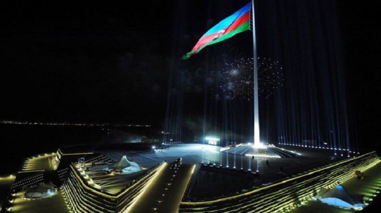 Bayraq festivalında müğənnilər bir araya gəldi