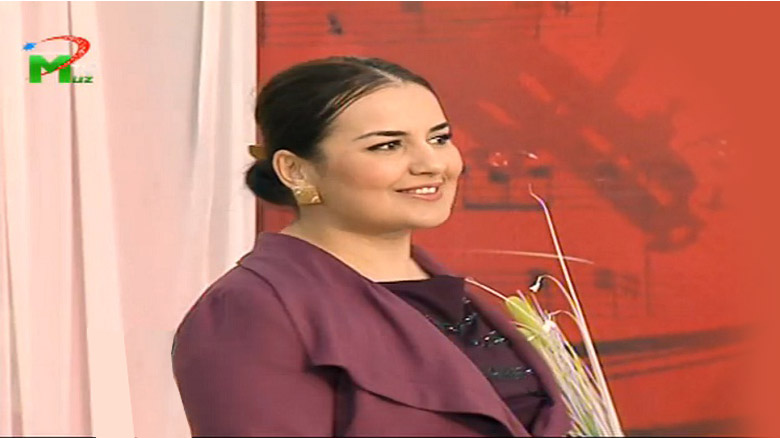 Xanım müğənni kişi aşıqların ifasını tənqid etdi