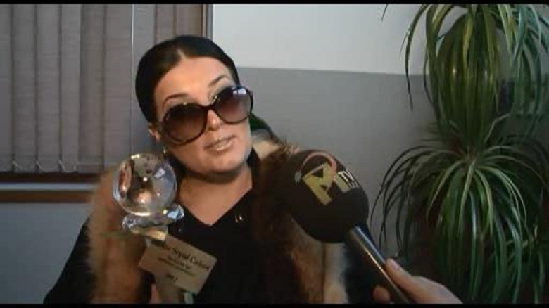 Əməkdar artist vətənə mükafatlarla qayıtdı