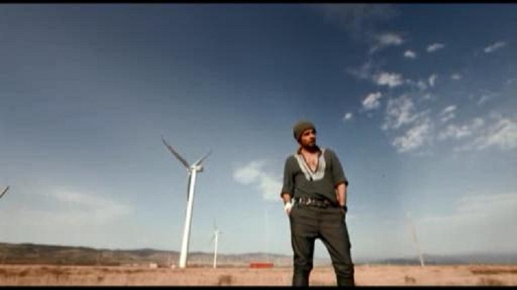 Müğənni ingilis dilində albom çıxaracaq