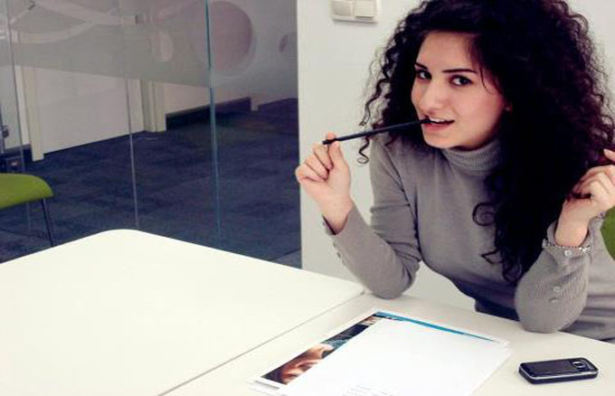 Müğənniyə xalq mahnısı oxumaq qadağan edildi