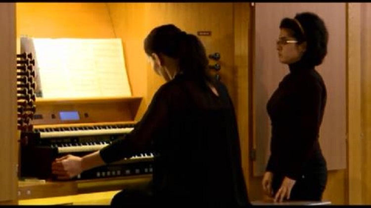 Yerli və əcnəbi ifaçılar bir arada