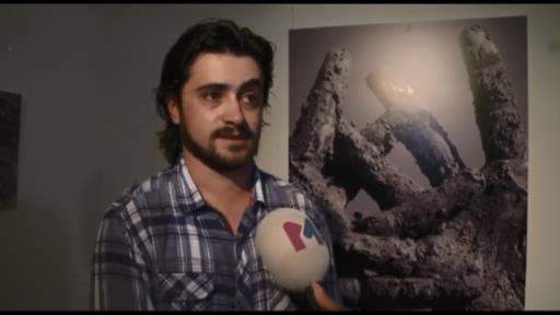 Fotoqraf onu “palçıq adam”a çevirdi