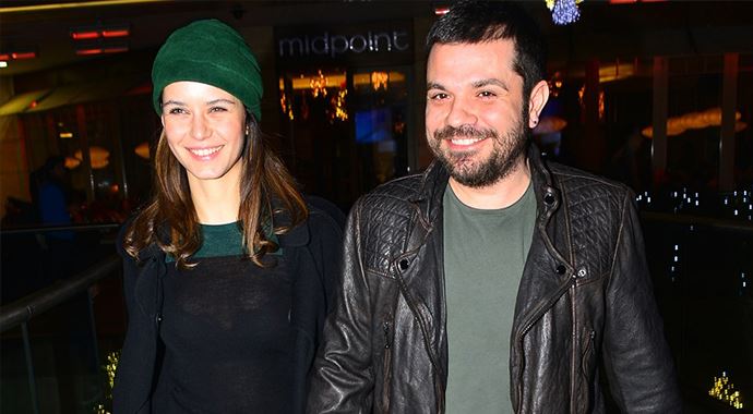 Beren Saat və Kənan Doğulu toy alış-verişində