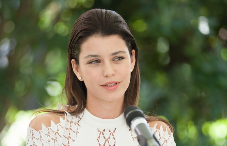 Beren Saat anası ilə birgə alış-verişdə 