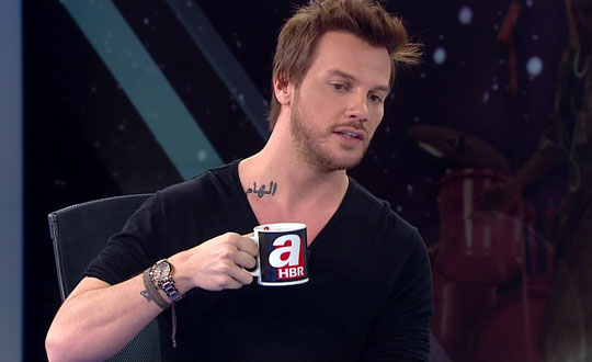 İnstaqram Sinan Akçılın hesabını dondurdu