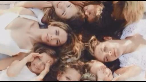 Vera Brejneva 10 sarışın xanımla bir arada