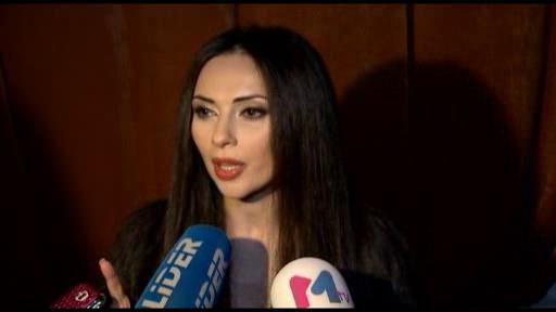 Manana: “Öpürəm səni, çox gözəl və şirinsən”