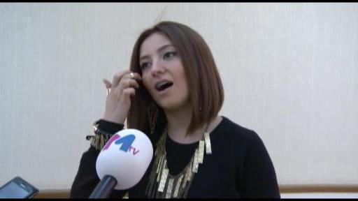 Ayan Babakişiyeva göbəyiaçıq geyimdə 