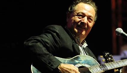 Kayahan dünyasını dəyişdi