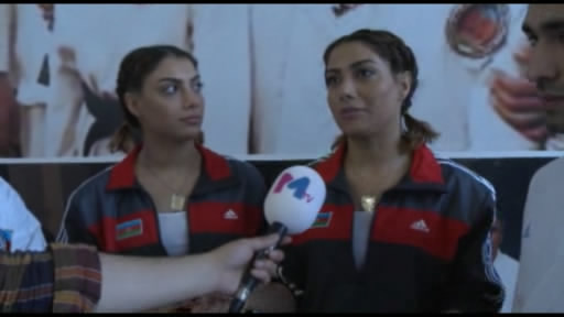 Sevil-Sevinc bacıları idmançılarımıza dəstək oldular