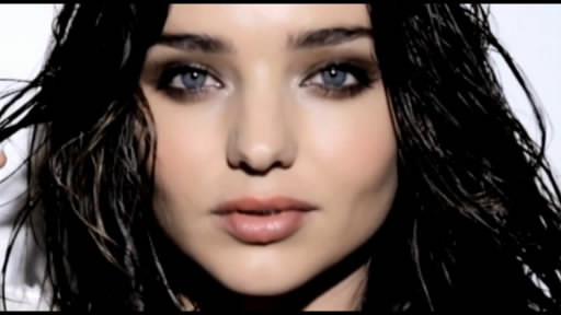 Miranda Kerdən cazibədar fotosessiya