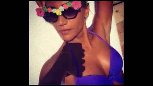 Röya Ayxan çimərlik fotolarını paylaşdı 