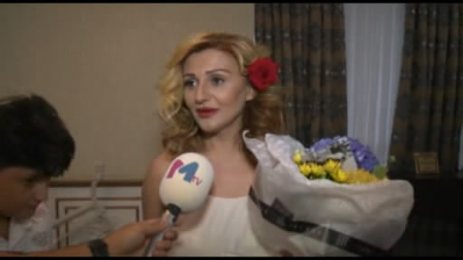 Məşhurlar onun 47 yaşında bir araya gəldilər 