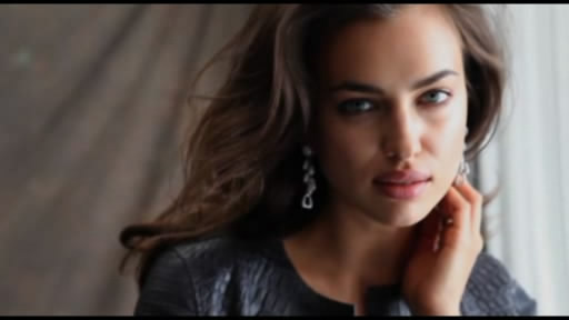 İrina Şeyk Londonda podiuma çıxıb