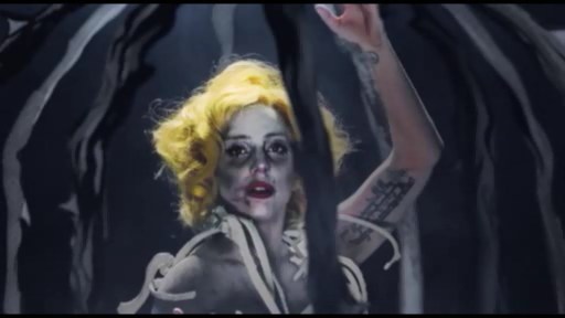 29 yaşlı Ledi Qaqanın zövqlü və eleqat libası