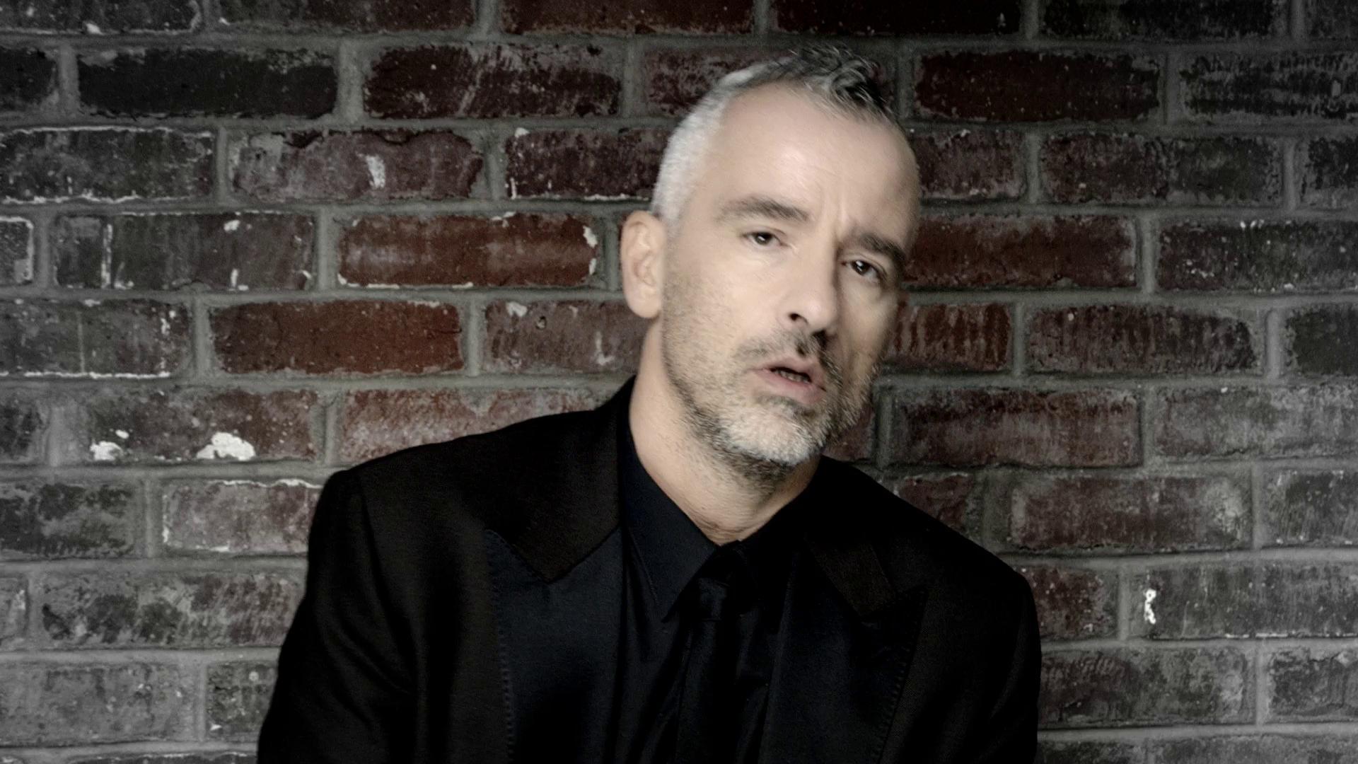 Eros Ramazotti futbol üzrə milli yığmamızın formasını geyindi