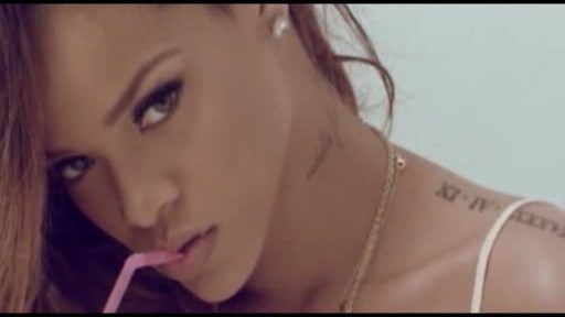 Rihanna yardım fonduna 3 milyon dollar vəsait köçürdü