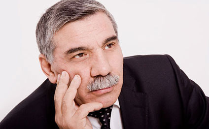 Zəlimxan Yaqub vəfat etdi 