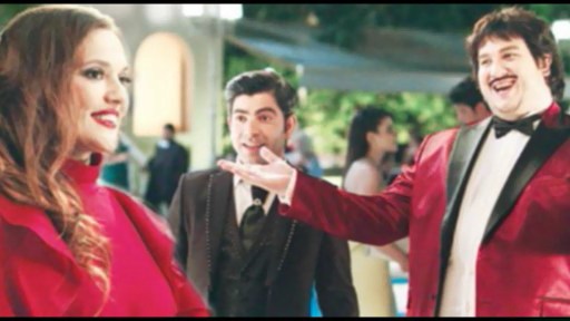 Demet Akalın həyat yoldaşı ilə Şahan Gökbaharın filmində çəkilib