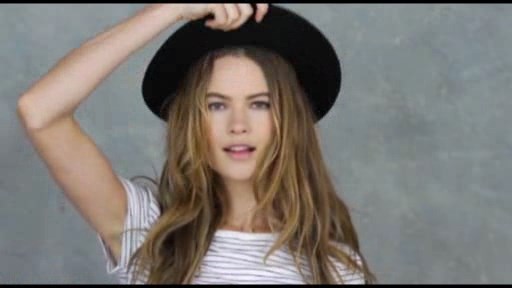 Məşhur modellər "Versace"-nin libaslarını nümayiş etdirdilər