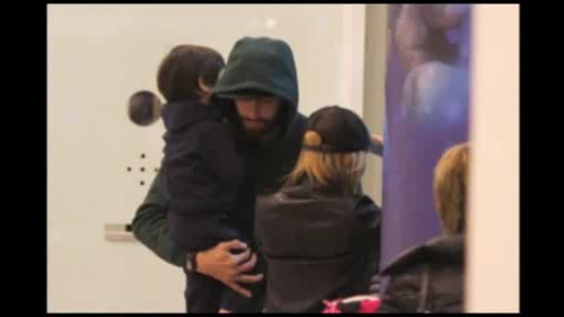 Şakira oğulları ilə birgə öpüşlərə qərq oldu