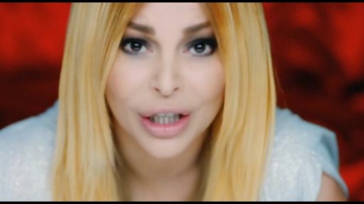 Aygün Kazımova yeni avtomobil alır