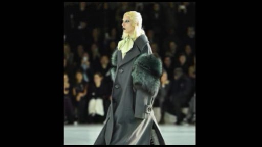 Ledi Qaqa  özünü model kimi sınadı