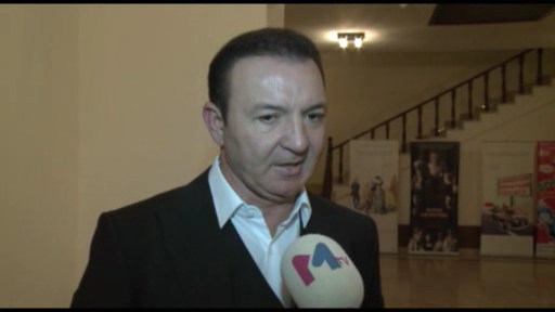 Vasif Məhərrəmli: “Qızım və bacımla İspaniyaya getdim”