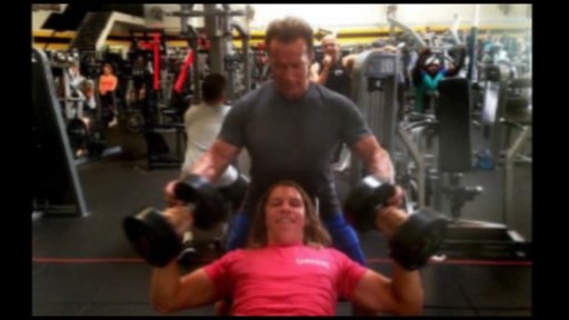 Arnold Şvarsneqqer 18 yaşlı oğlu ilə idman etdi