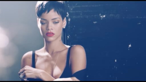 Rihannanın tətil fotoları yayıldı