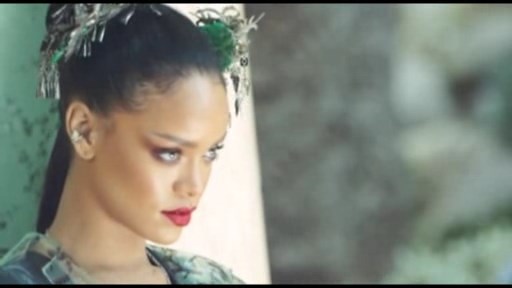 28 yaşlı Rihanna Karib adasında dincəlir