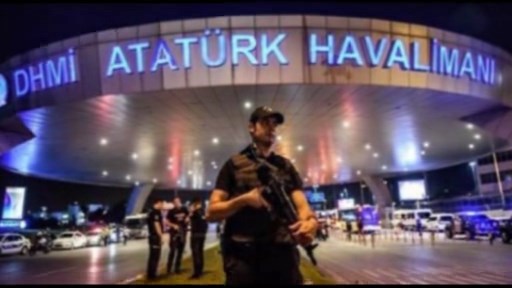 Dünya ulduzları İstanbulda baş verən terror hadisəsinə laqeyd qalmadılar