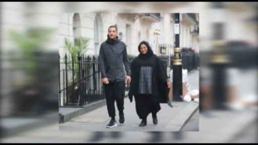 Canet Cekson ilk dəfə hicabda göründü