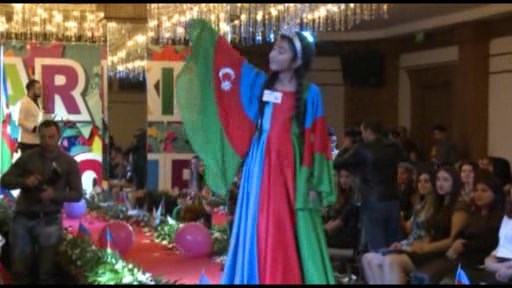 “Dövlət Bayrağı  günü”ndə uşaqlar şou 