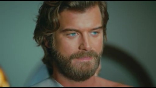 Kıvanç Tatlıtuğu “İlin ən yaxşı aktyoru” seçildi