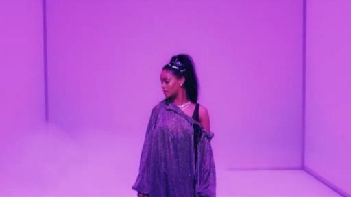 Barbadoslu Rihannanın 5minlik geyimi