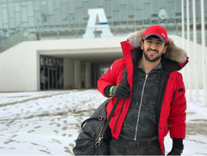 Abbas Bağırovun qarlı havada foto