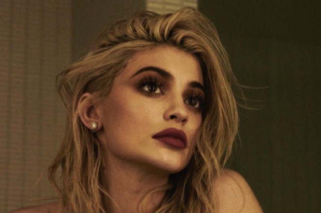 Model Kayli Cenner dodaqlarını böyütməzdən öncə -&nbsp;fotosessiya