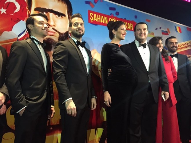 “Receb İvedik” hamilə arvadı ilə qalada - fotolar