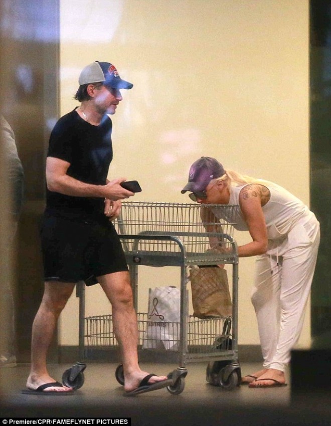 Ledi Qaqa görüntüsü ilə təəccübləndirdi