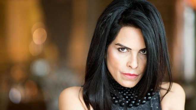 Aktrisa makiyajla özünü Bülent Ersoya bənzətdi