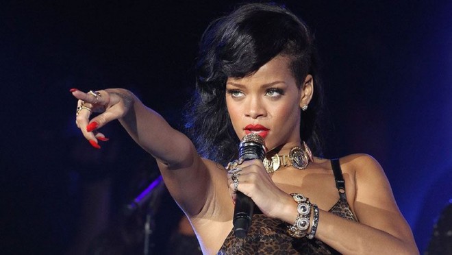 “Harvard” universiteti Rihannanı seçdi