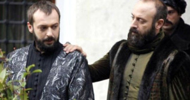 Dörd il fasilədən sonra "Vətənim sənsən" serialında yenidən görüşəcəklər