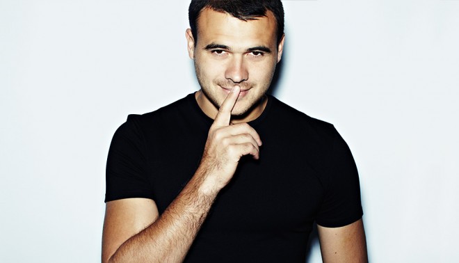 Emin Ağalarov anası və sevgilisi ilə: “Öpüşü aldım”&nbsp;