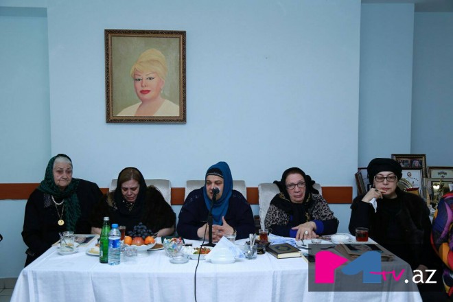 İlhamə Quliyevanın vəfatından 1 il ötür - fotolar