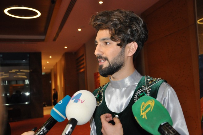 Əhməd Mustafayev “Hələ nə qədər...” klipinin təqdimatını etdi