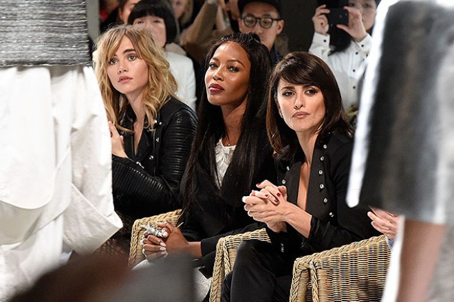 “Burberry”nin 2017 yaz-yay kolleksiyası