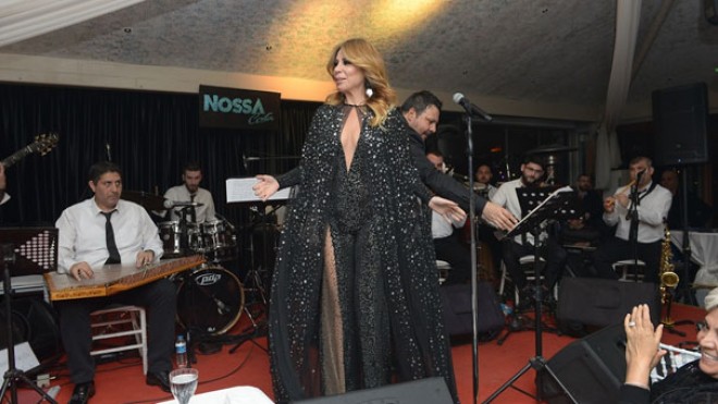 Zinet Sali geyimi ilə göz qamaşdırdı&nbsp;